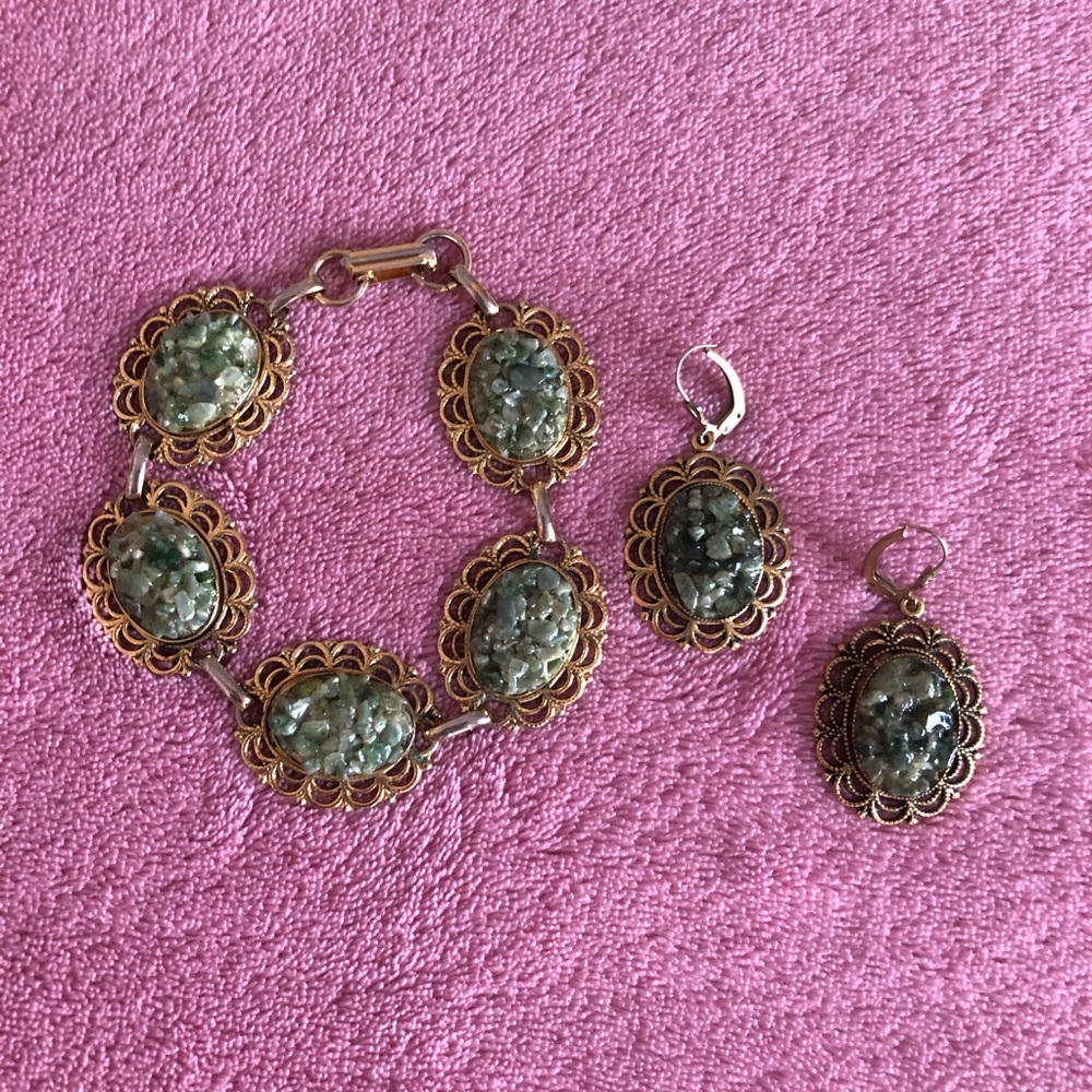 Bahamas bracelet earrings faux jade chips set 2 piece golden metal filigree disk